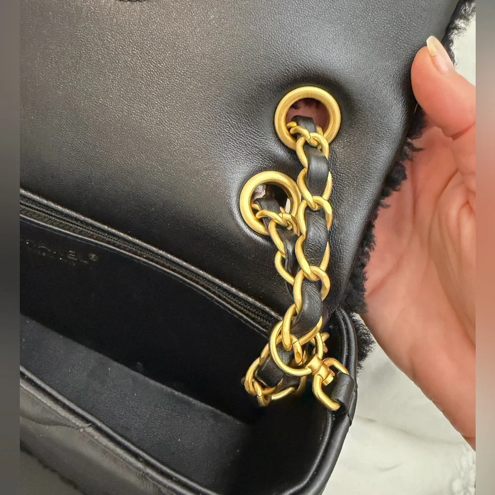 CHANEL Shearling Teddy Lambskin Black Medium Flap Bag - Picture 10 of 16